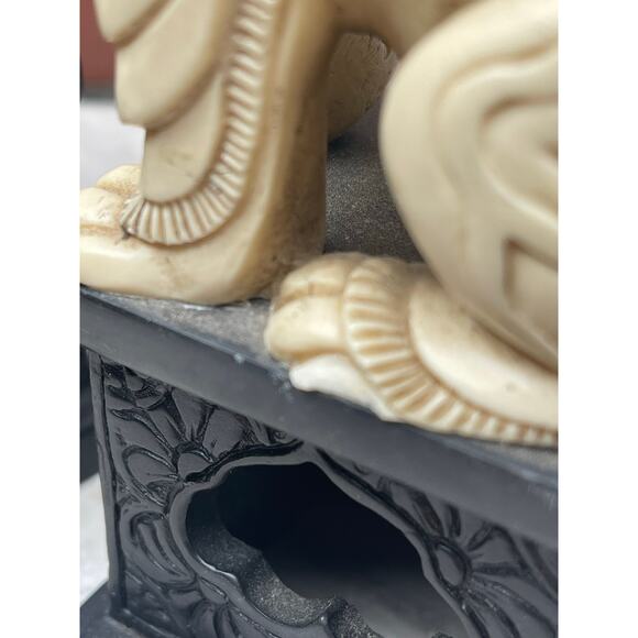 Vintage Foo Dog Statues Guardian Lions Faux Ivory Chinoiserie Decor 7” - Picture 5 of 9